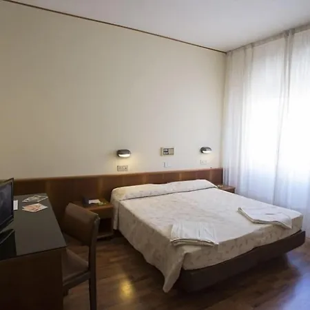 Ξενοδοχείο Miralaghi Family & Sport 4*