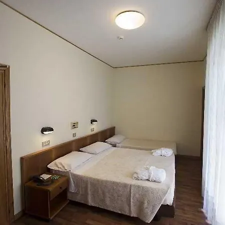 Ξενοδοχείο Miralaghi Family & Sport 4*